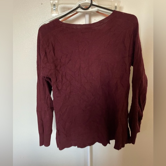 American Eagle- Sweater - Picture 2 of 3